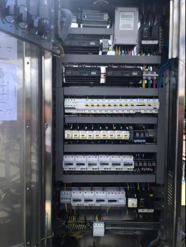 鼎立慧聯(lián)集成云智能控制器DALI模塊、電量采集模塊的配電箱