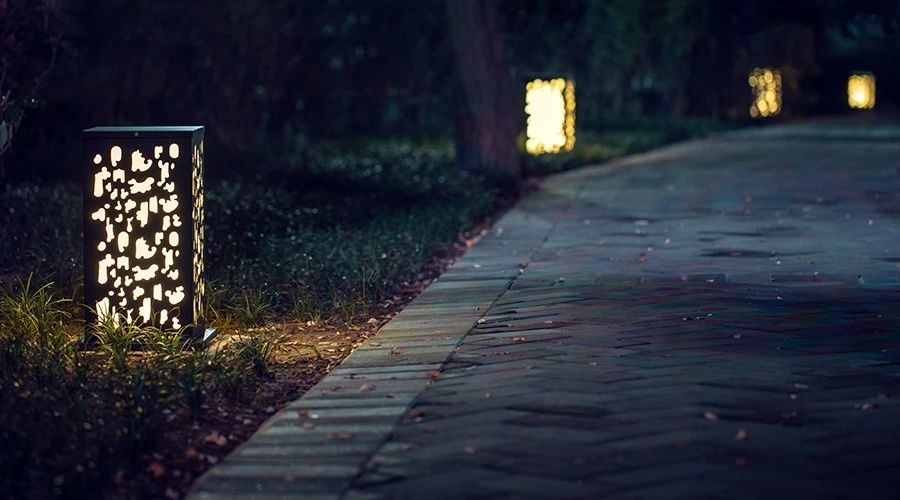 旅游景區(qū)的燈光設計，夜空中最亮的星